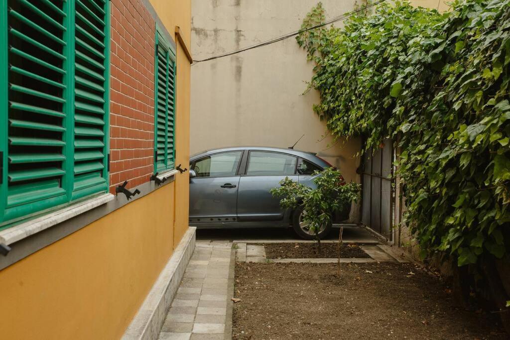 Rare Durres Apartment With Private Parking & Garden Экстерьер фото