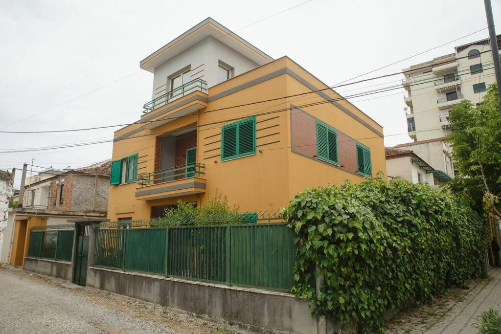 Rare Durres Apartment With Private Parking & Garden Экстерьер фото
