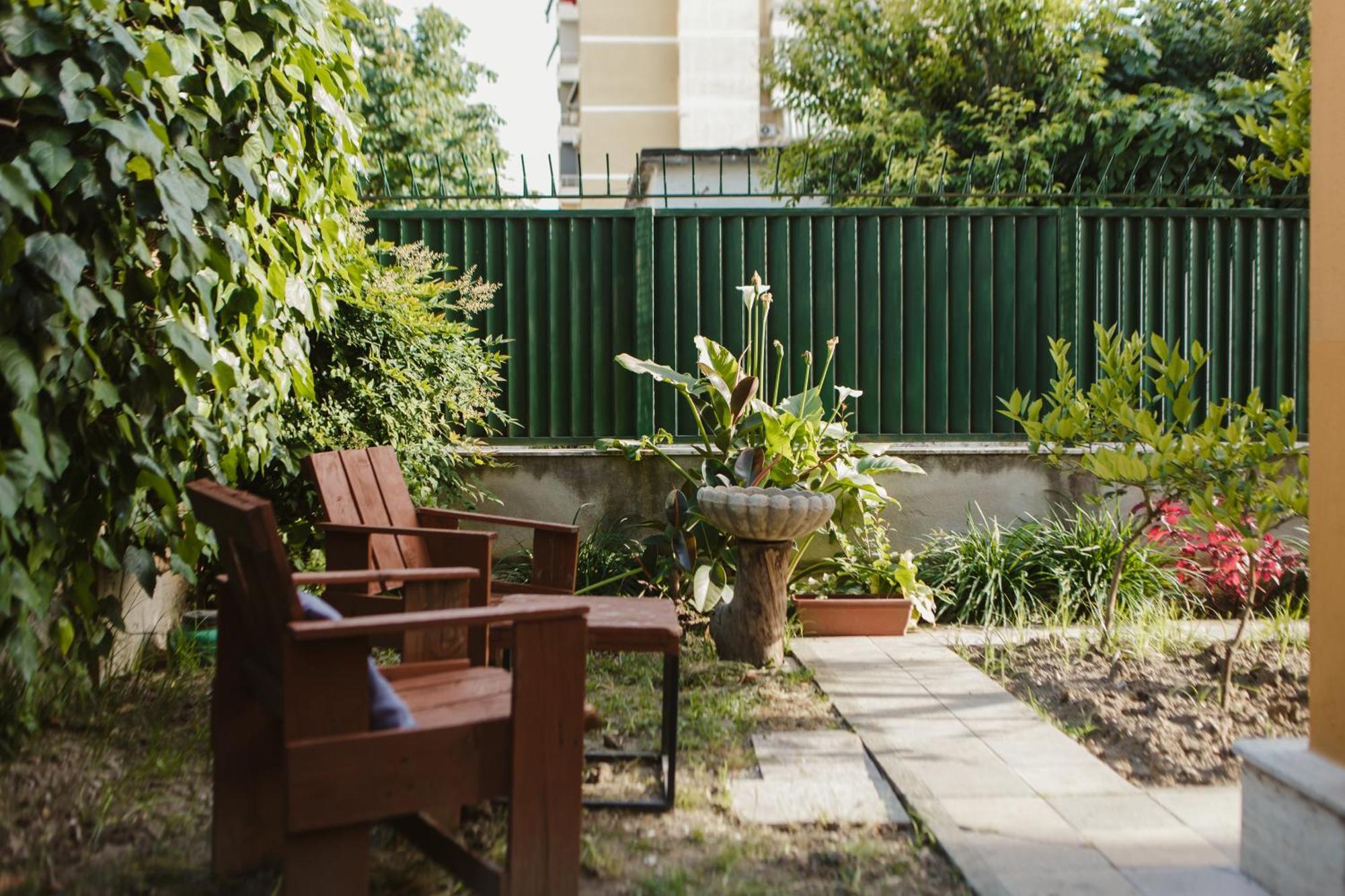 Rare Durres Apartment With Private Parking & Garden Экстерьер фото